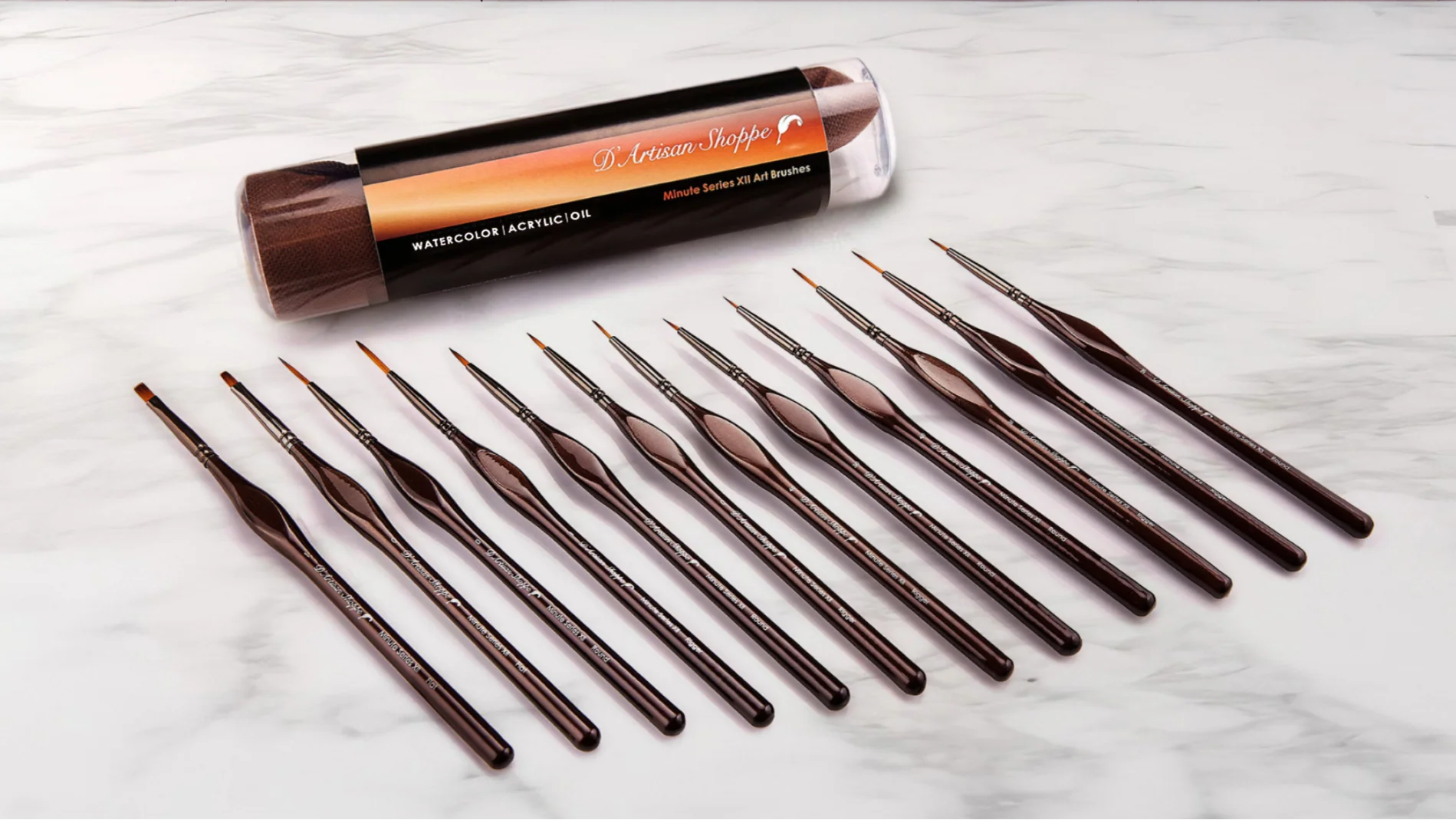 Set of Minute Series XII brushes with a cylindrical container on a light background